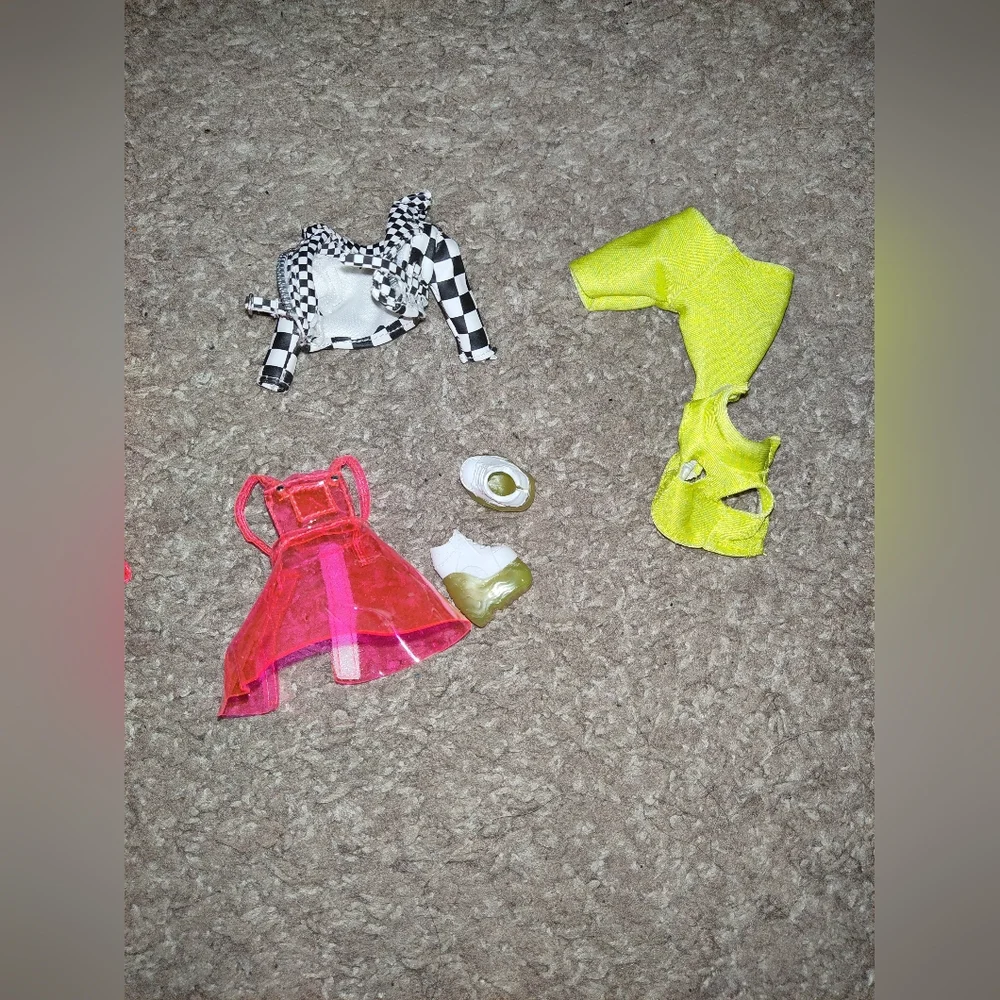 LOL Surprise OMG Neonlicious Doll w/ Outfit, Jacket & Shoes – MGA Fashion Doll